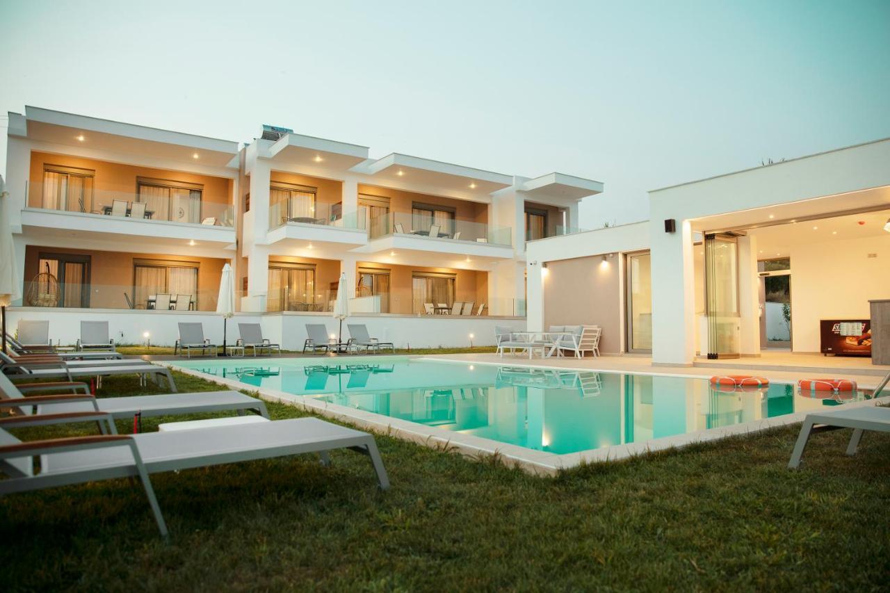Le Grand Reve Aparthotel เยราคินิ ภายนอก รูปภาพ