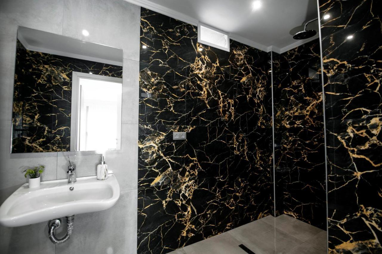 Le Grand Reve Aparthotel เยราคินิ ภายนอก รูปภาพ