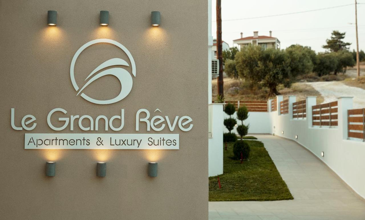 Le Grand Reve Aparthotel เยราคินิ ภายนอก รูปภาพ