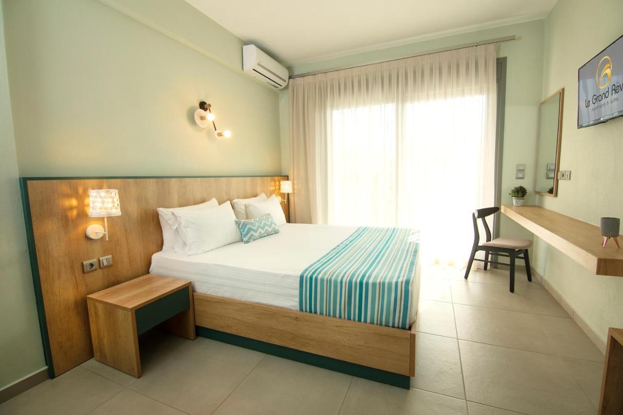Le Grand Reve Aparthotel เยราคินิ ภายนอก รูปภาพ